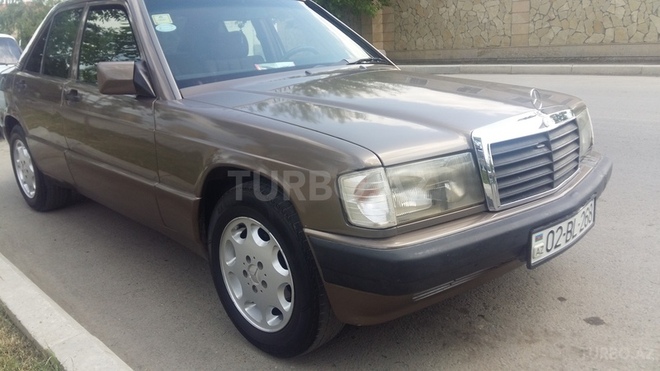 Mercedes 190 1991, 332,000 km - 2.0 l - Yevlax