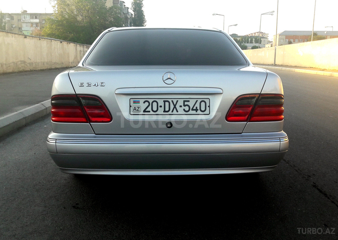 Mercedes E 240 1999, 234,000 km - 2.4 л - Bakı