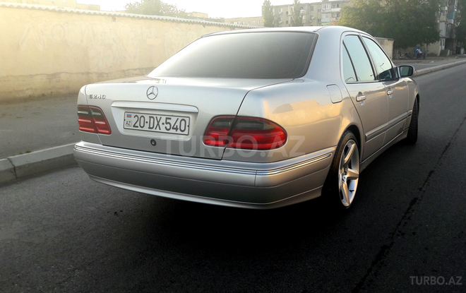 Mercedes E 240 1999, 234,000 km - 2.4 л - Bakı