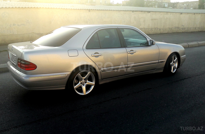 Mercedes E 240 1999, 234,000 km - 2.4 л - Bakı