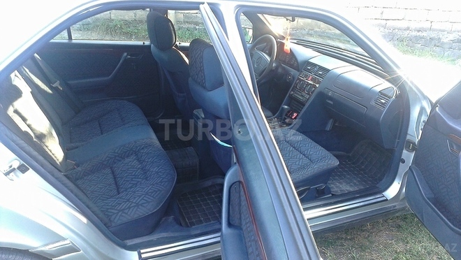 Mercedes C 200 1994, 261,800 km - 2.0 l - Qəbələ