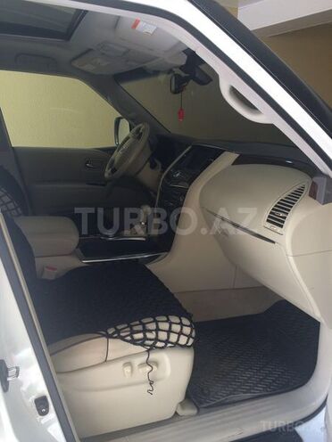 Nissan Patrol 2011, 104,000 km - 5.6 l - Gəncə