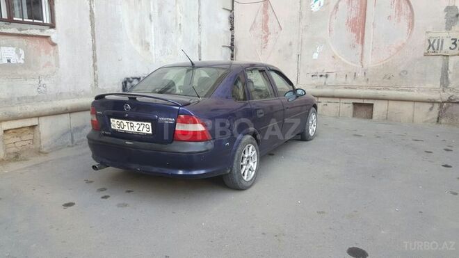 Opel Vectra 1997, 250,000 km - 1.8 л - Qazax