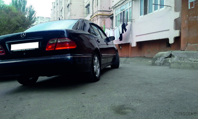 Mercedes E 220 2000, 200,000 km - 2.2 l - Sumqayıt