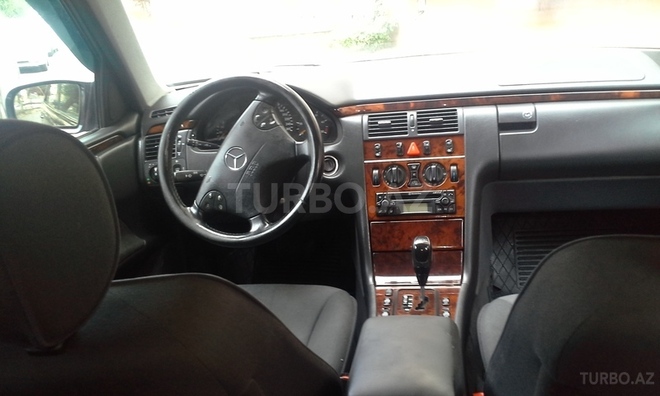 Mercedes E 220 2000, 200,000 km - 2.2 l - Sumqayıt