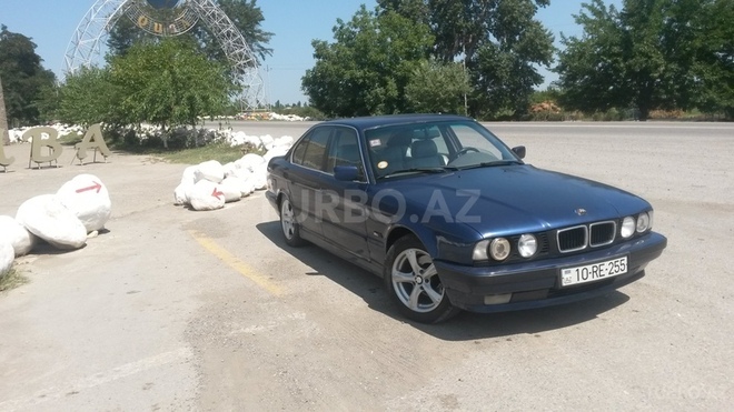 BMW 525 1995, 250,000 km - 2.5 l - Quba