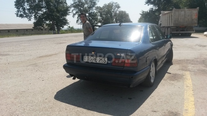 BMW 525 1995, 250,000 km - 2.5 l - Quba
