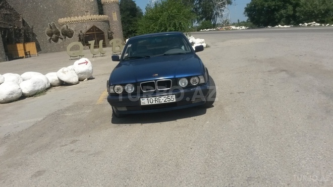 BMW 525 1995, 250,000 km - 2.5 l - Quba
