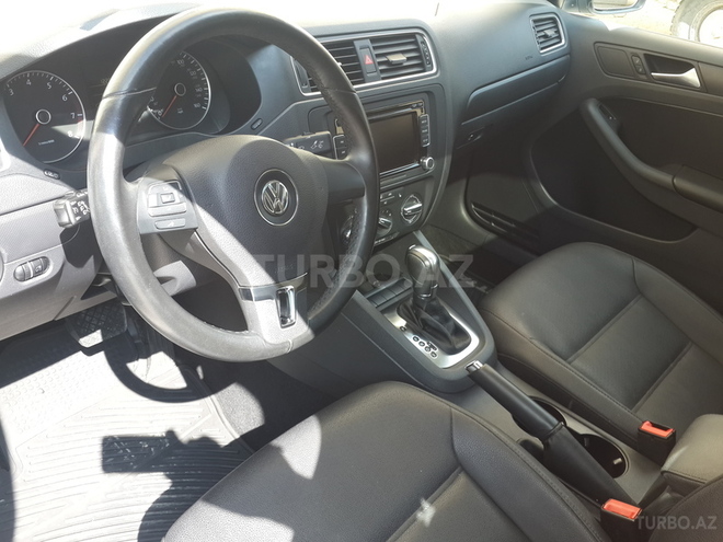Volkswagen Jetta 2012, 67,000 km - 2.5 l - Bakı