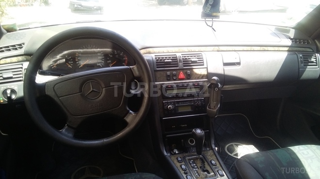 Mercedes E 220 1998, 274,000 km - 2.2 l - Bakı