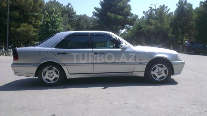 Mercedes C 220 1999, 328,000 km - 2.2 л - Sumqayıt