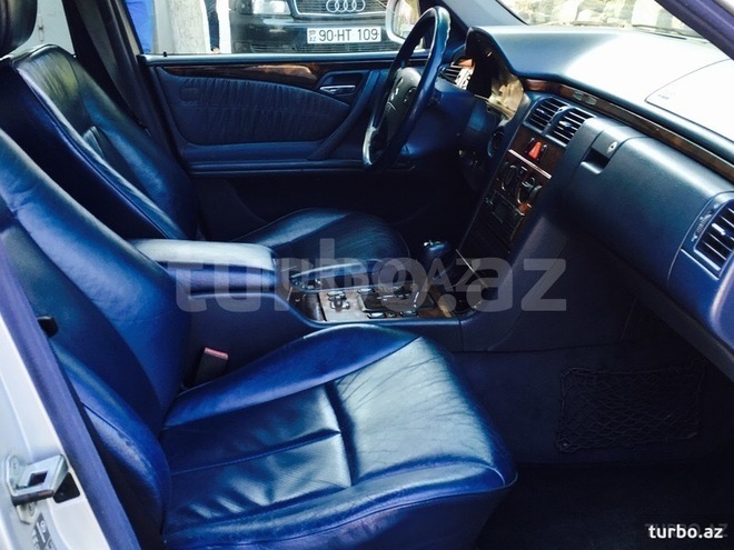Mercedes E 280 2001, 280,000 km - 0.3 l - Bakı