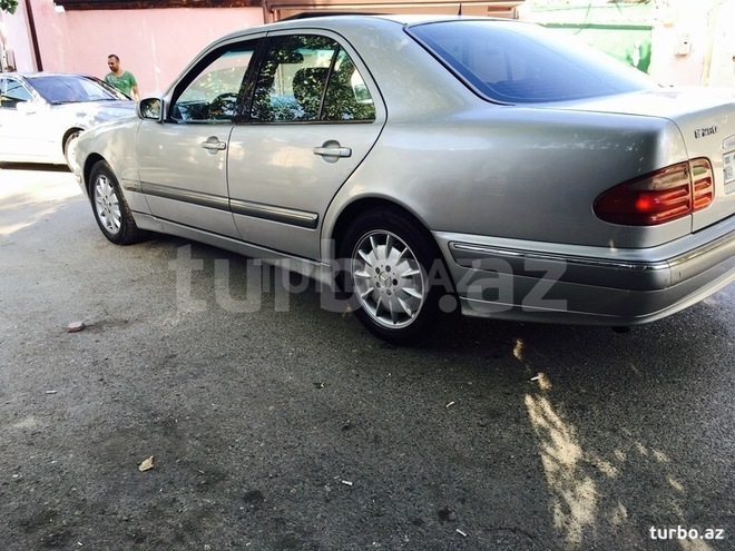 Mercedes E 280 2001, 280,000 km - 0.3 l - Bakı