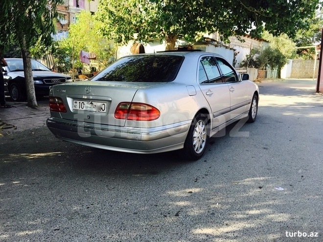 Mercedes E 280 2001, 280,000 km - 0.3 l - Bakı