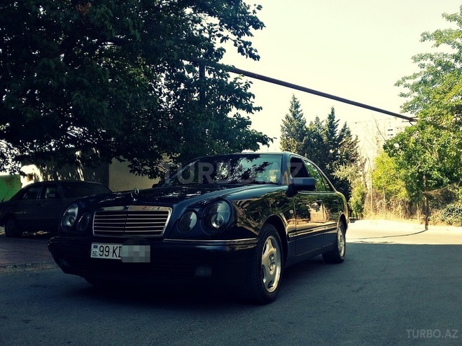 Mercedes E 240 1999, 75,000 km - 2.4 l - Bakı