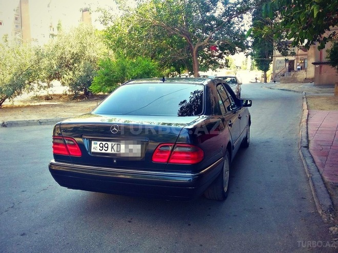 Mercedes E 240 1999, 75,000 km - 2.4 l - Bakı