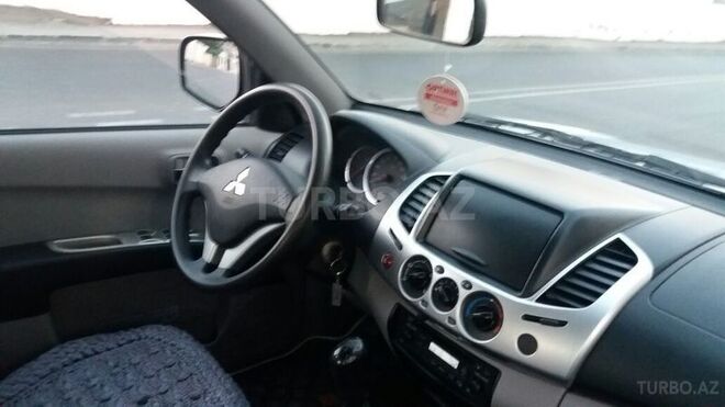 Mitsubishi L200 2013, 61,000 km - 2.5 л - Bakı
