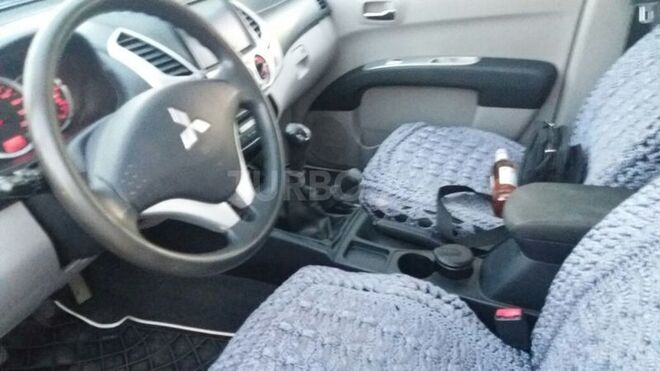 Mitsubishi L200 2013, 61,000 km - 2.5 л - Bakı