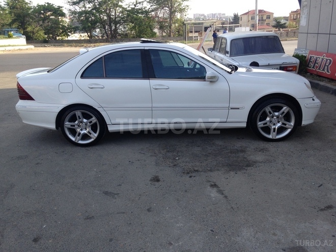 Mercedes C 320 2001, 172,548 km - 3.2 л - Bakı