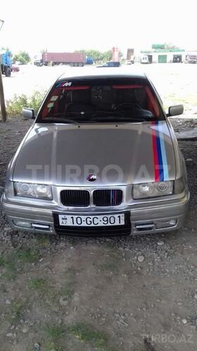 BMW 318 1993, 250,000 km - 1.8 l - Gəncə