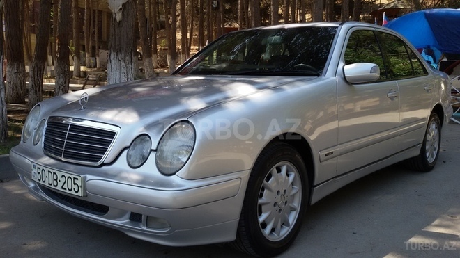 Mercedes E 220 2000, 192,000 km - 2.2 l - Bakı