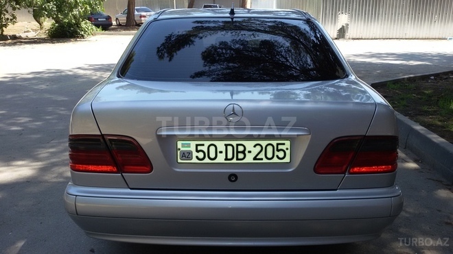 Mercedes E 220 2000, 192,000 km - 2.2 l - Bakı