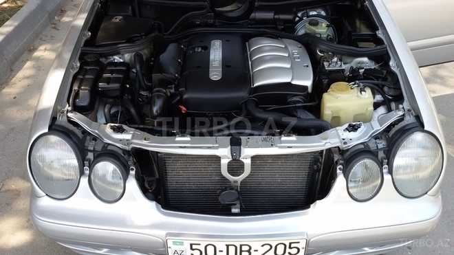 Mercedes E 220 2000, 192,000 km - 2.2 l - Bakı
