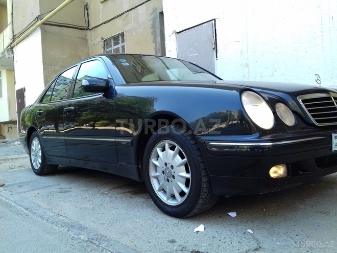 Mercedes E 280 1999, 207,760 km - 2.8 l - Bakı