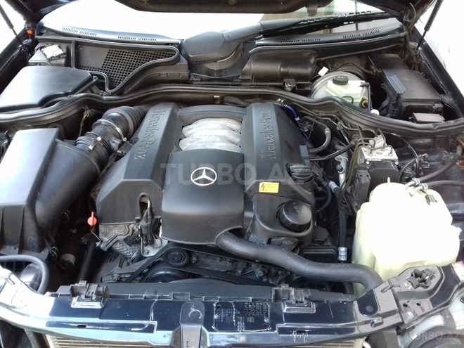 Mercedes E 280 1999, 207,760 km - 2.8 l - Bakı