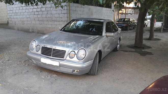 Mercedes E 230 1996, 325,000 km - 2.3 l - Gəncə