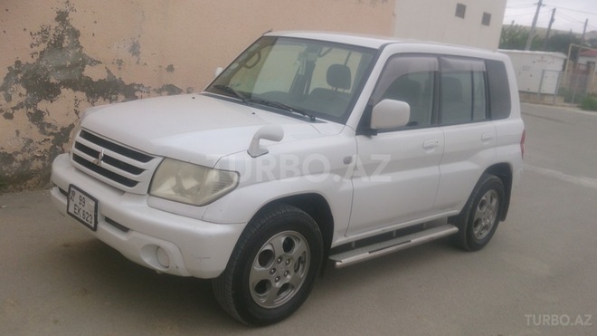 Mitsubishi Pajero io 2003, 170,000 km - 2.0 l - Bakı