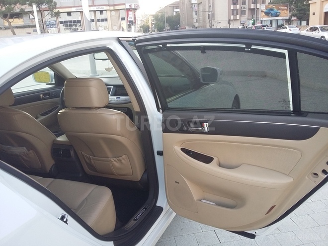 Hyundai Genesis 2010, 131,000 km - 3.8 l - Bakı