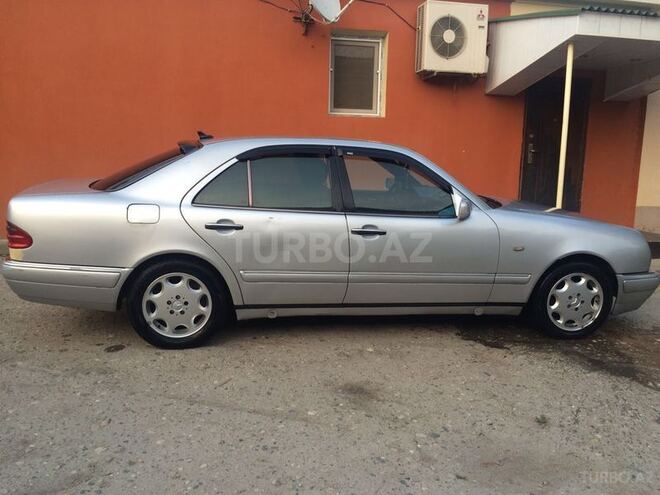 Mercedes E 230 1996, 337,000 km - 2.3 l - Sumqayıt