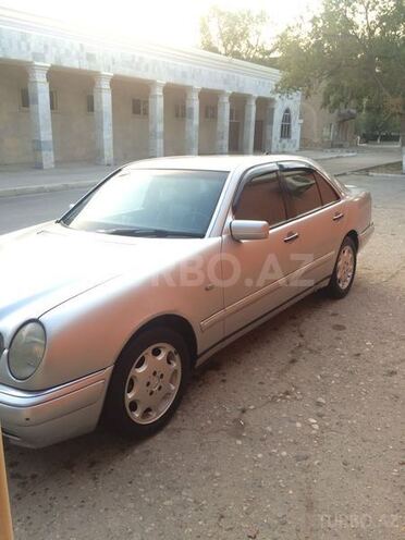 Mercedes E 230 1996, 337,000 km - 2.3 l - Sumqayıt