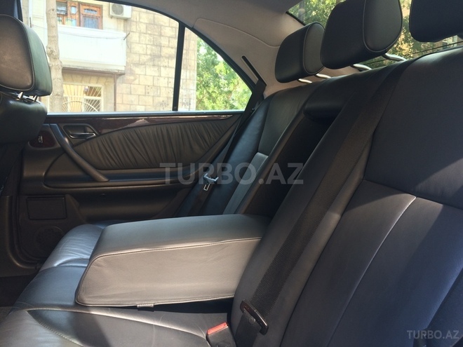 Mercedes E 320 2000, 230,603 km - 3.2 l - Bakı