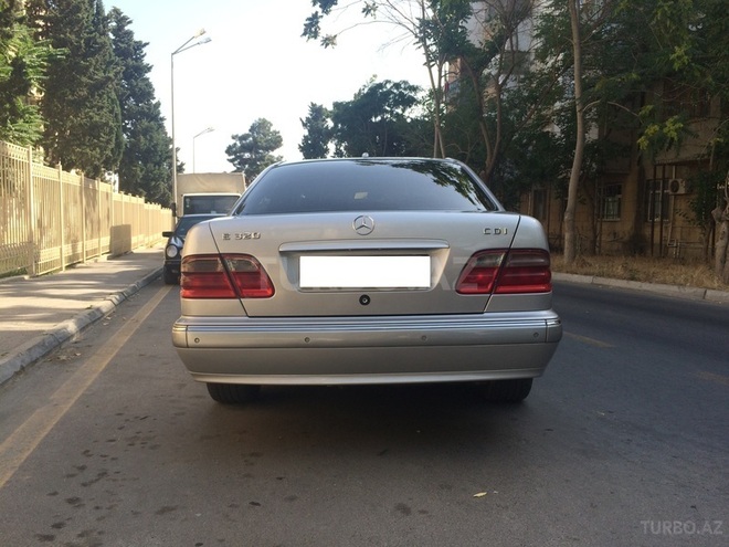Mercedes E 320 2000, 230,603 km - 3.2 l - Bakı