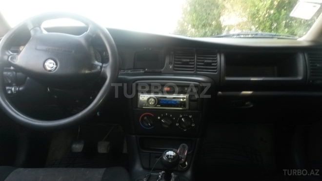 Opel Vectra 1996, 273,800 km - 1.6 l - Bakı