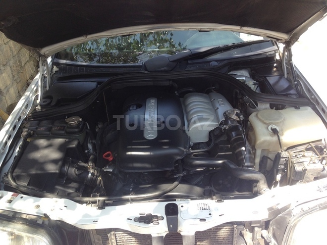 Mercedes C 220 1999, 146,123 km - 2.2 l - Bakı