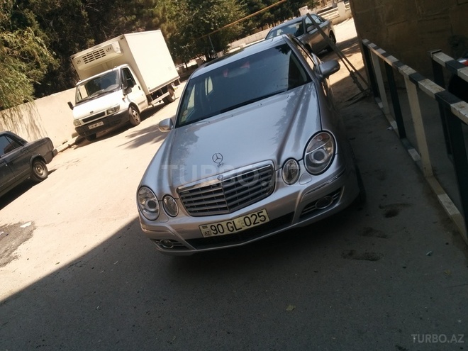 Mercedes E 260 2002, 240,000 km - 2.6 л - Bakı