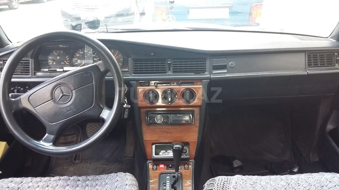 Mercedes E 200 1992, 394,088 km - 2.0 l - Bakı