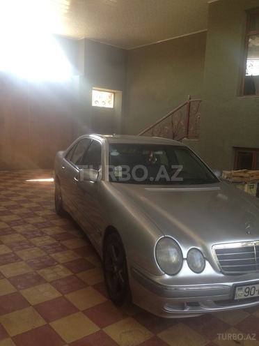 Mercedes E 220 2001, 295,000 km - 2.2 l - Gəncə