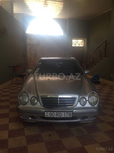 Mercedes E 220 2001, 295,000 km - 2.2 l - Gəncə