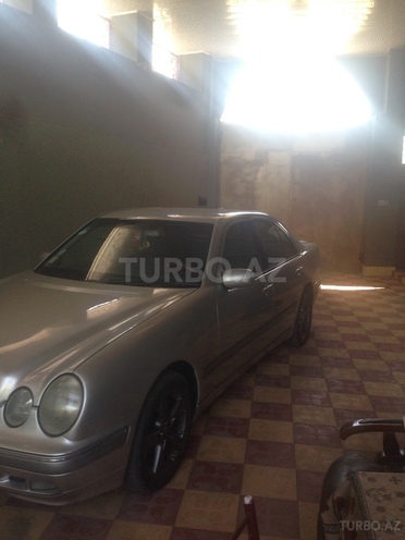 Mercedes E 220 2001, 295,000 km - 2.2 l - Gəncə