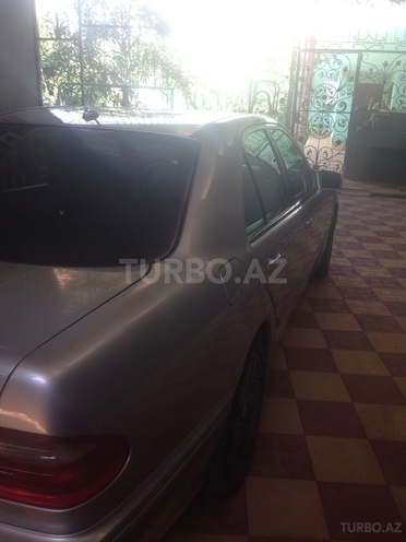 Mercedes E 220 2001, 295,000 km - 2.2 l - Gəncə