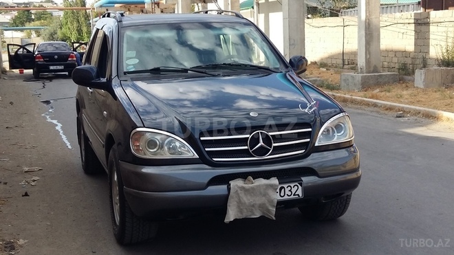 Mercedes ML 270 2001, 258,454 km - 2.7 l - Bakı
