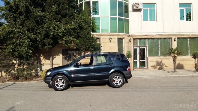 Mercedes ML 270 2001, 258,454 km - 2.7 l - Bakı