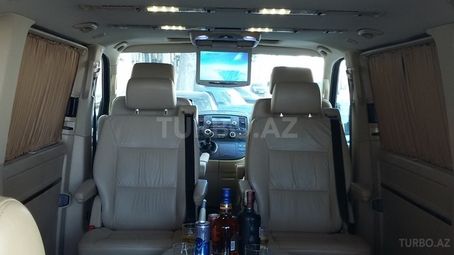 Volkswagen Multivan 2009, 83,000 km - 2.0 л - Bakı