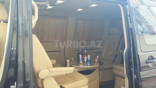 Volkswagen Multivan 2009, 83,000 km - 2.0 л - Bakı