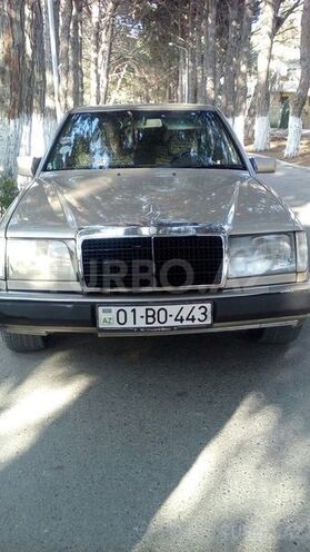 Mercedes E 200 1992, 250,000 km - 2.0 л - Sumqayıt