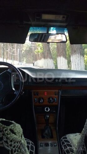 Mercedes E 200 1992, 250,000 km - 2.0 л - Sumqayıt